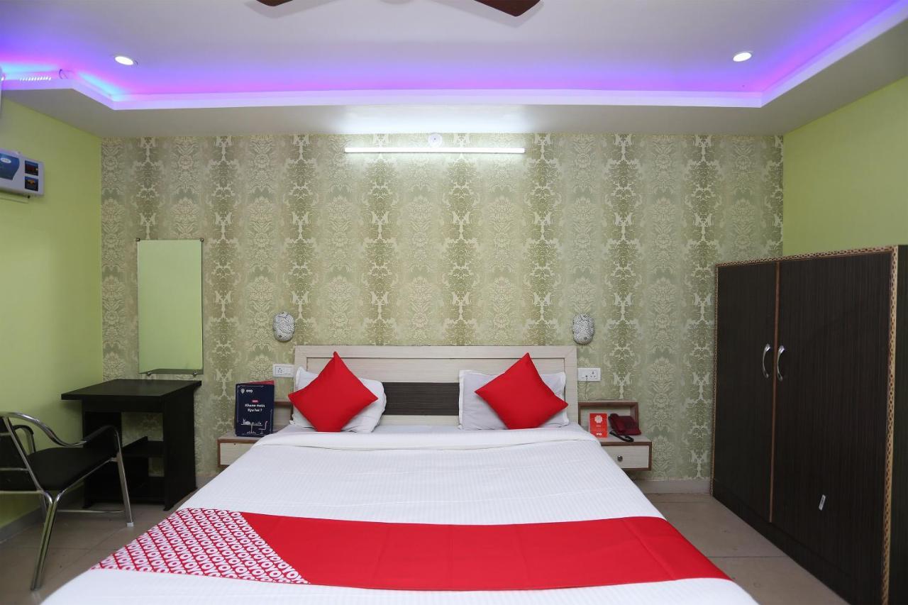 Oyo Hotel New Metro Near Phoenix United Лакнау Екстериор снимка