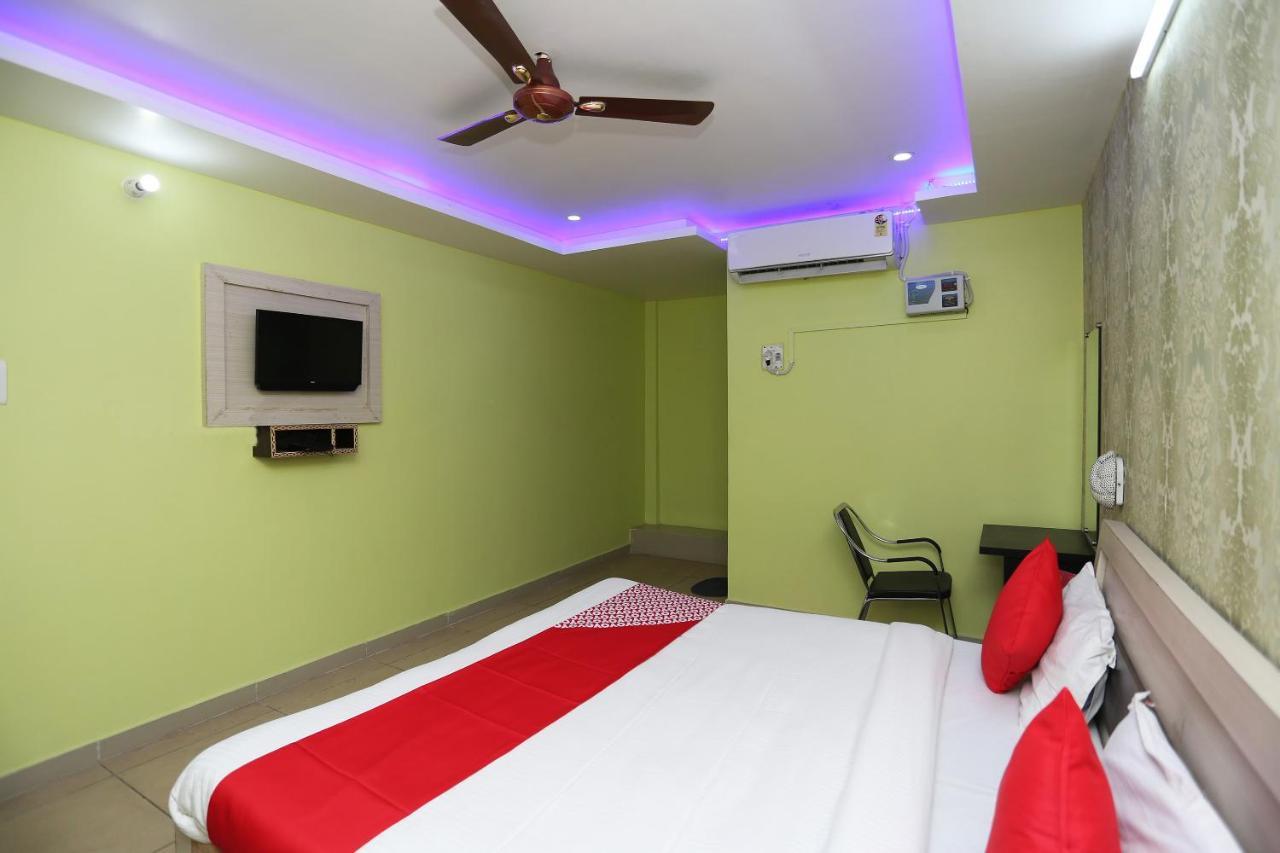 Oyo Hotel New Metro Near Phoenix United Лакнау Екстериор снимка
