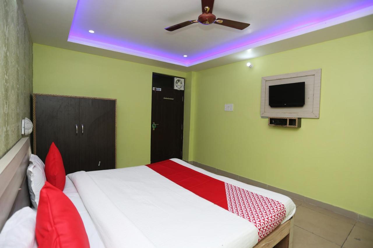 Oyo Hotel New Metro Near Phoenix United Лакнау Екстериор снимка