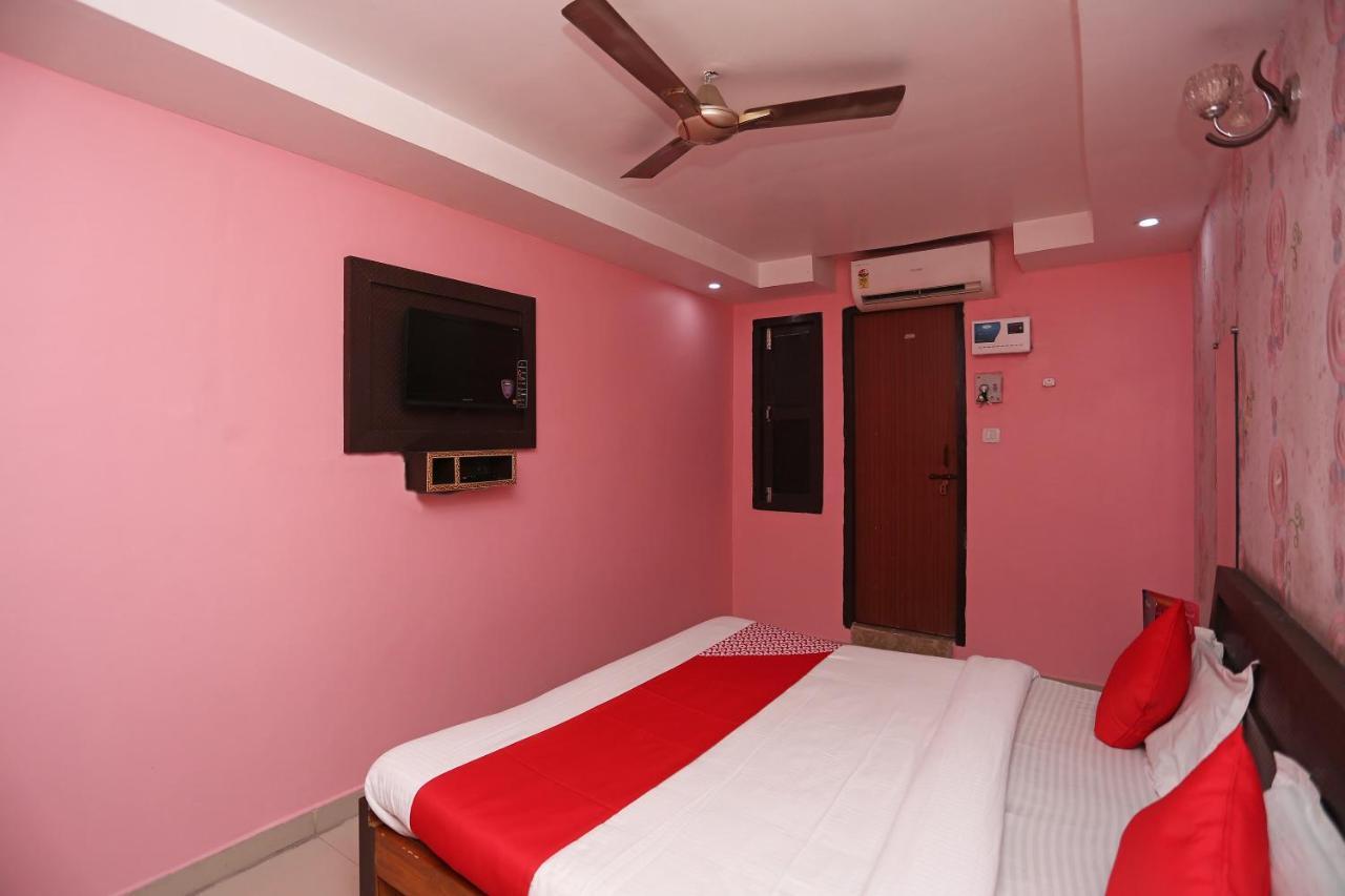 Oyo Hotel New Metro Near Phoenix United Лакнау Екстериор снимка