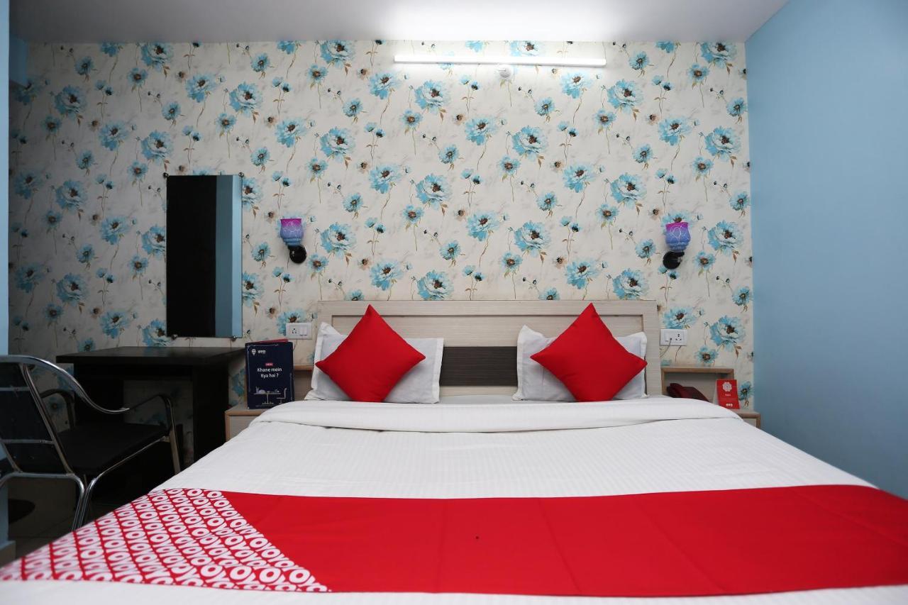 Oyo Hotel New Metro Near Phoenix United Лакнау Екстериор снимка