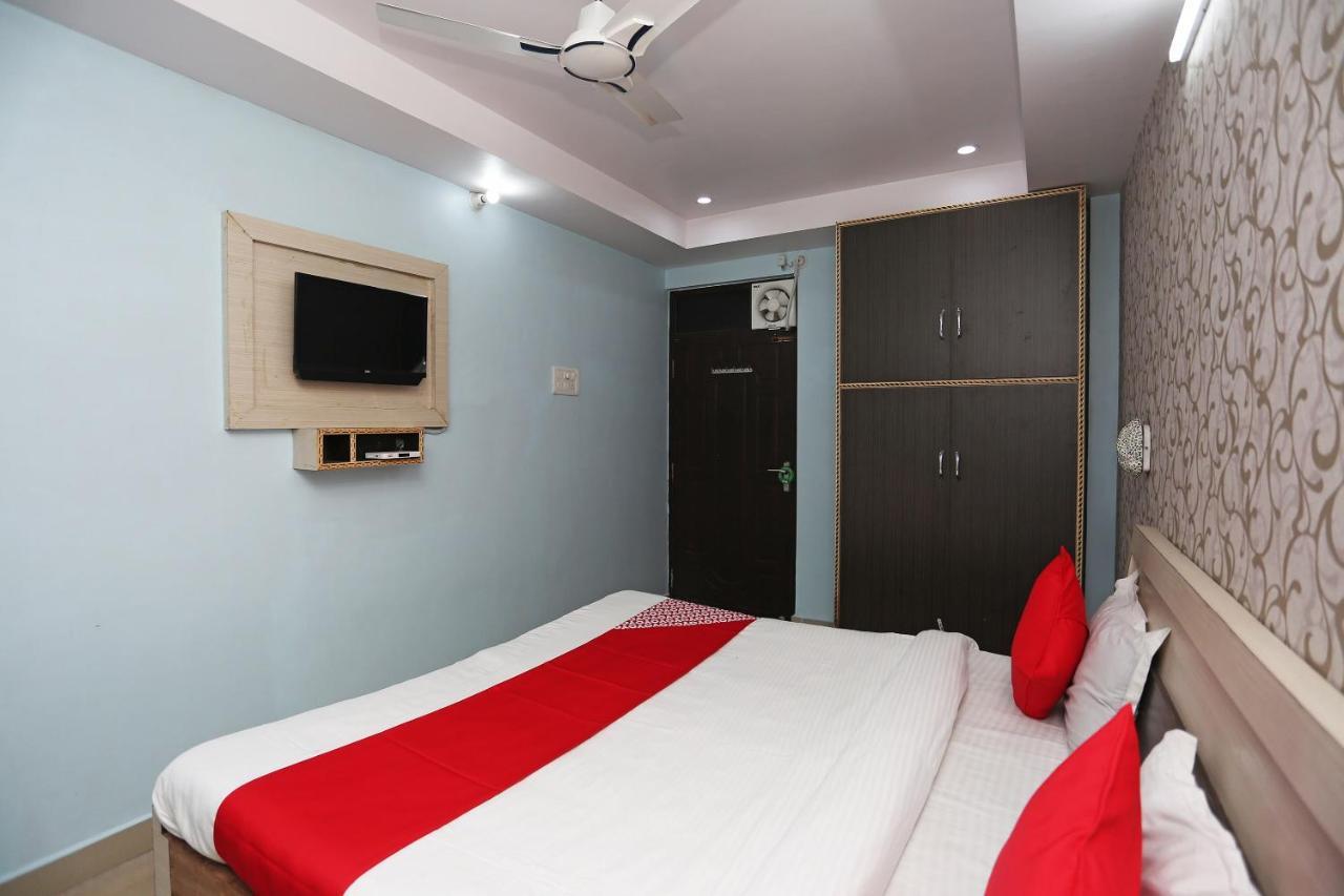 Oyo Hotel New Metro Near Phoenix United Лакнау Екстериор снимка