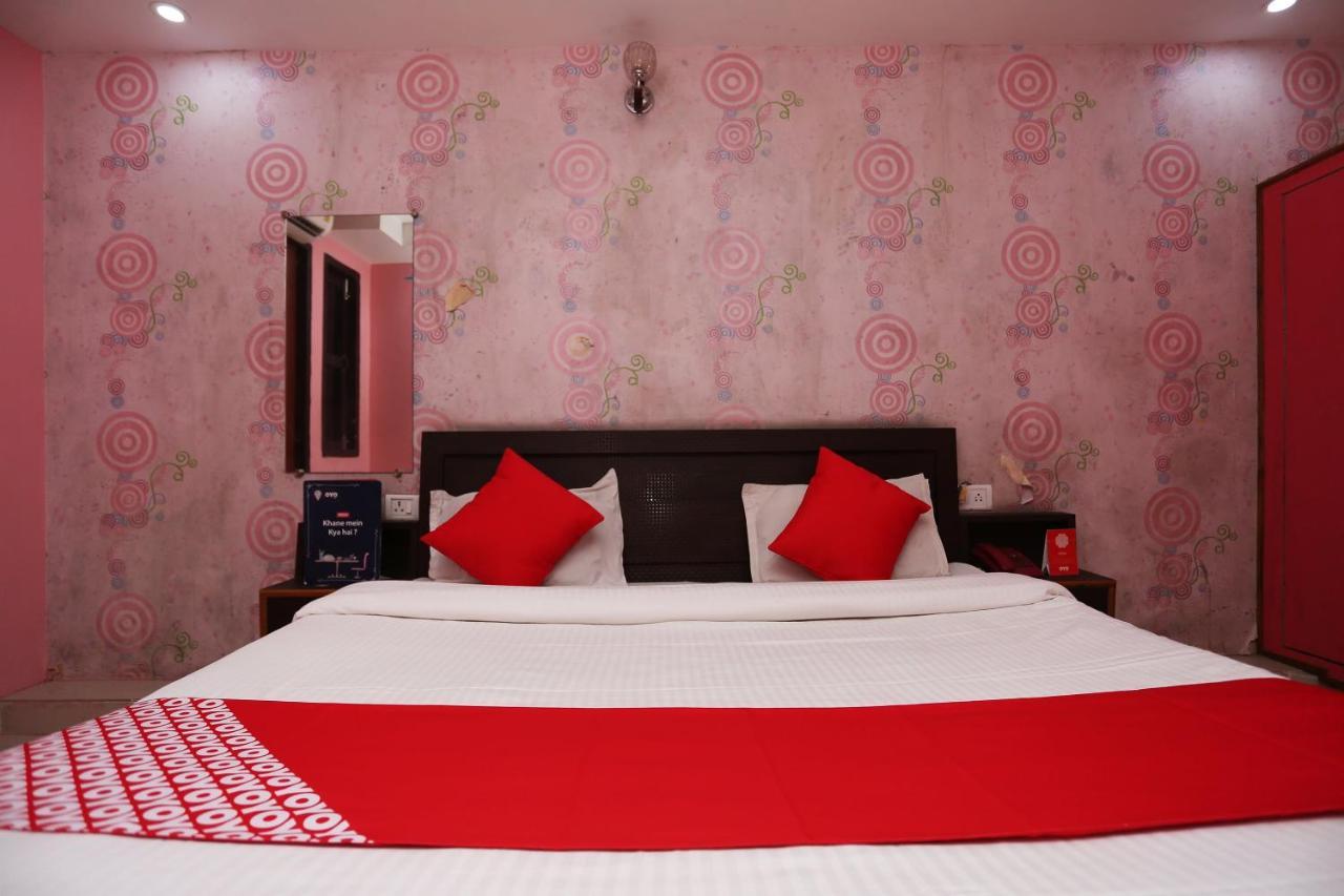 Oyo Hotel New Metro Near Phoenix United Лакнау Екстериор снимка