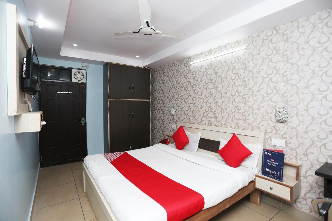 Oyo Hotel New Metro Near Phoenix United Лакнау Екстериор снимка